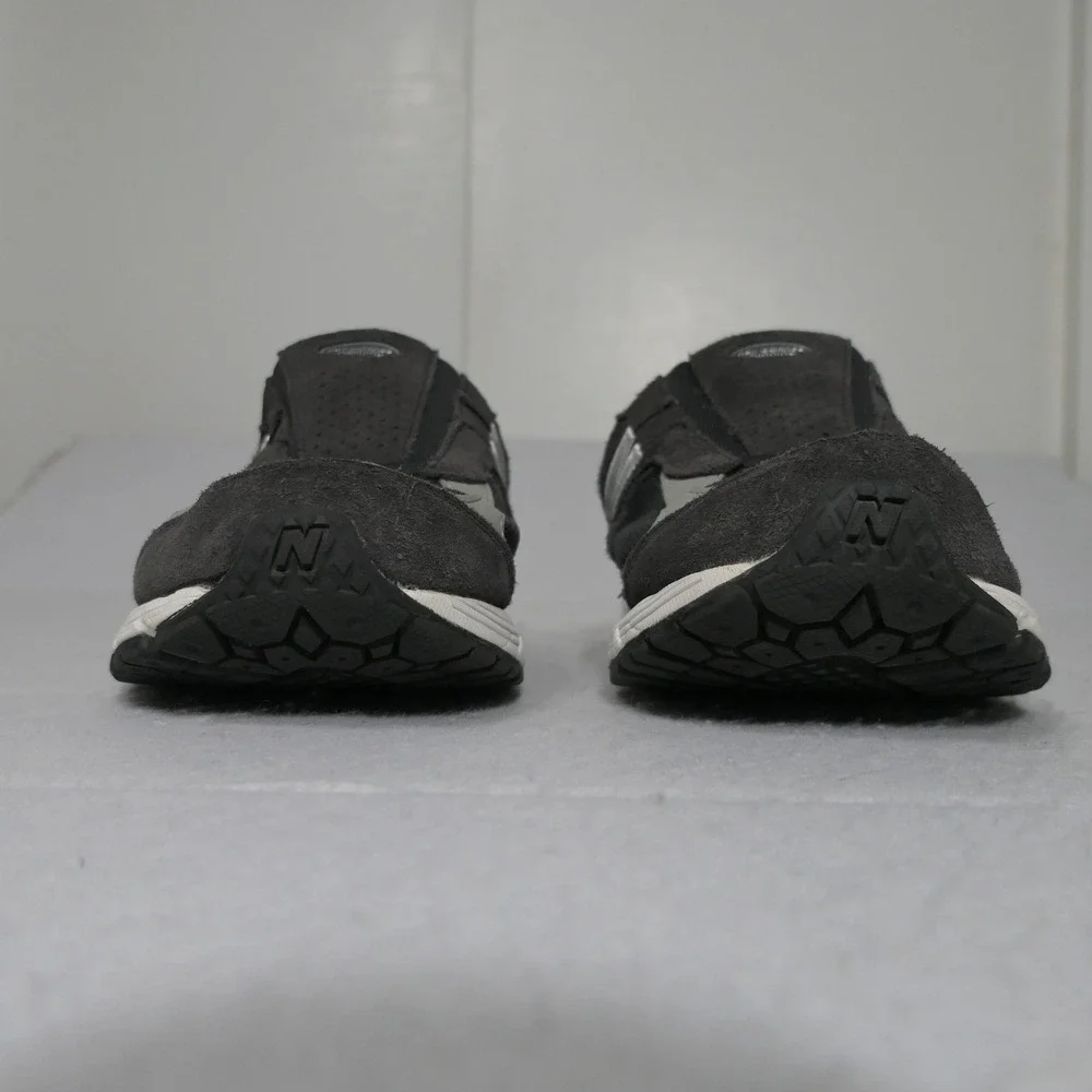 New Balance Mens 2002R Mules 11.5 Grey Suede Mesh M2002RMC Missing one insole